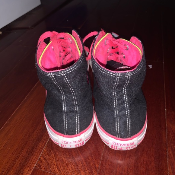 Converse Unisex Pink & Black Hightops - Picture 3 of 6